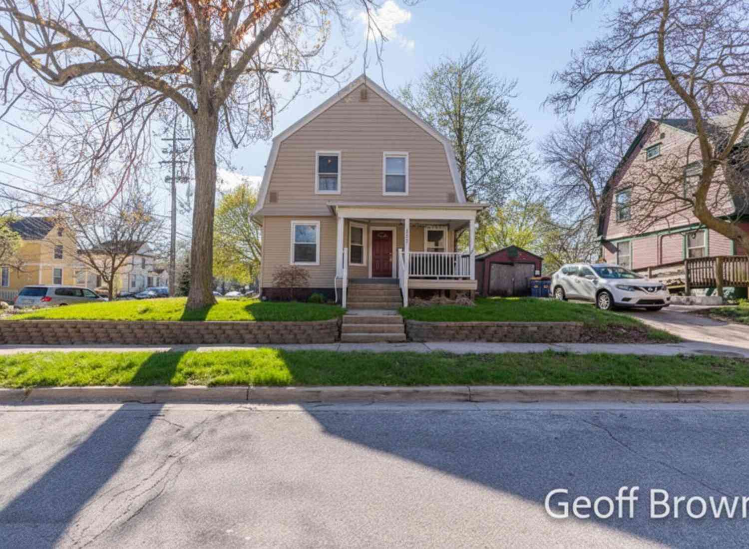 Homes For Sale - 457 James Avenue<br/> Grand Rapids, MI 49503