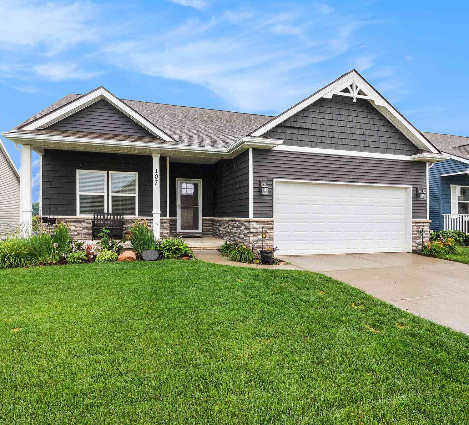 Homes For Sale - 107 Barnsley Drive<br/> Howell, MI 48843