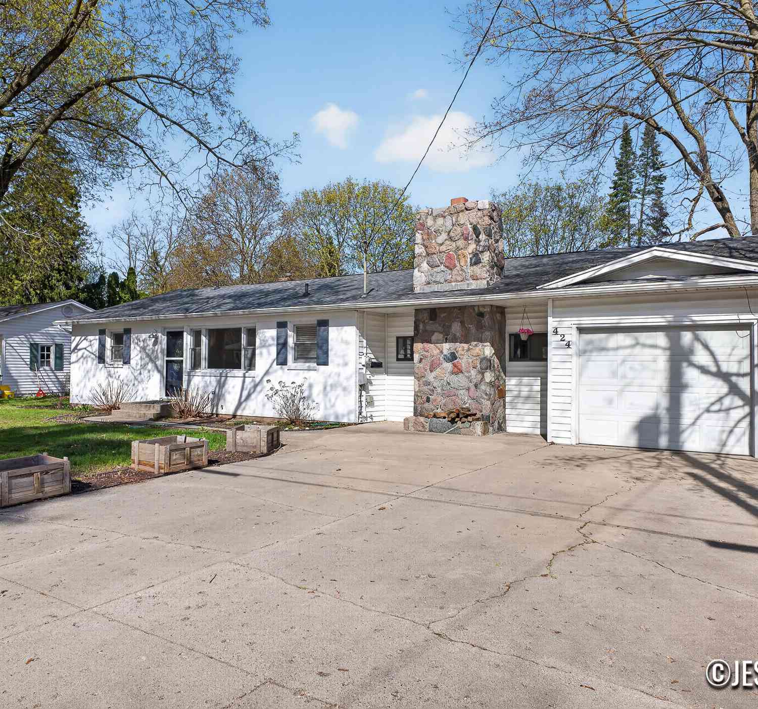 Homes For Sale - 424 S Luray Street<br/> Montcalm County, Greenville, MI 48838