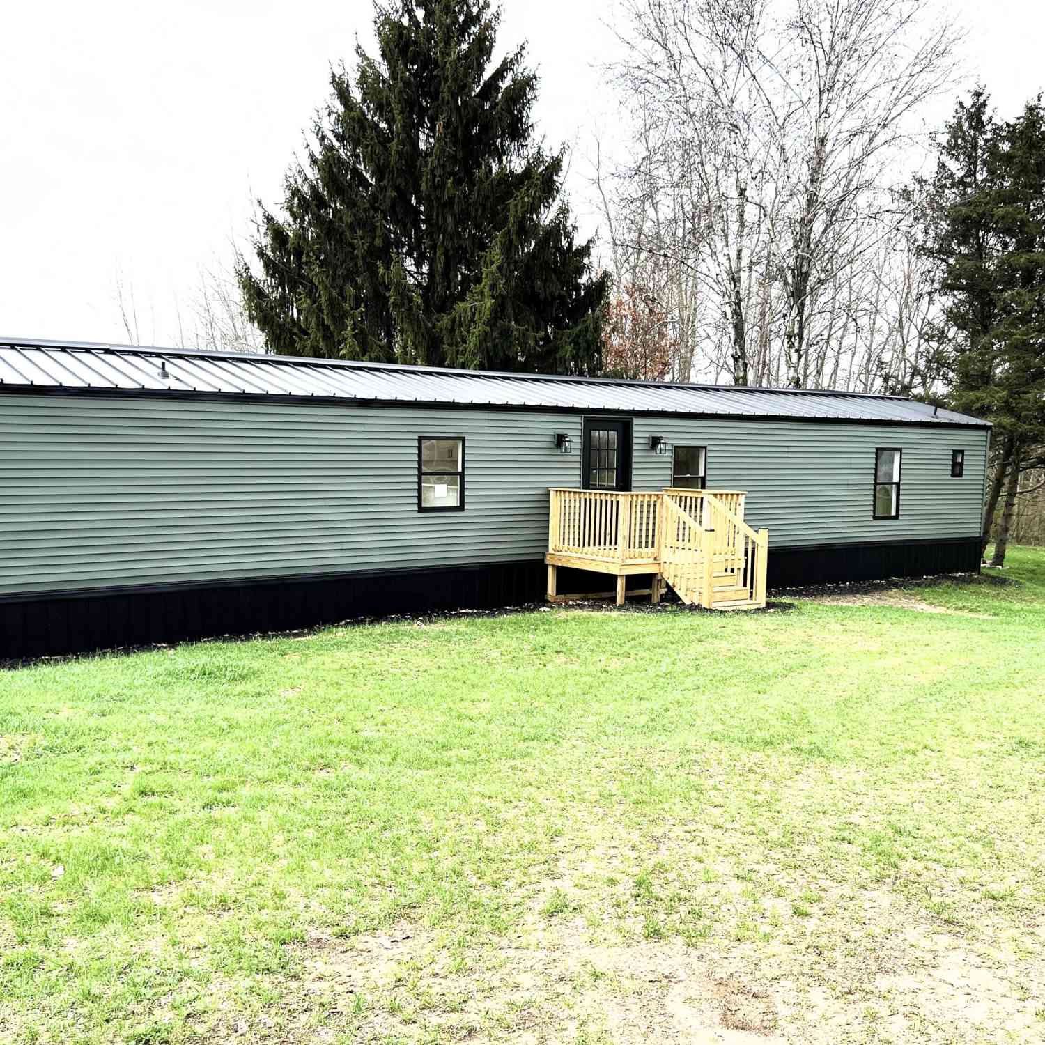 Mobile Home For Sale - 1595 N County Line Road<br/> Six Lakes, MI 48886