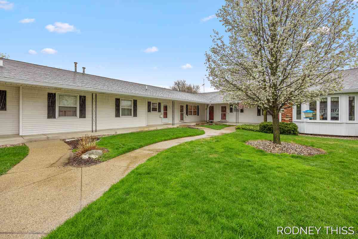 Condo For Sale - 1908 Elizabeth Lane<br/> Ottawa County, Jenison, MI 49428
