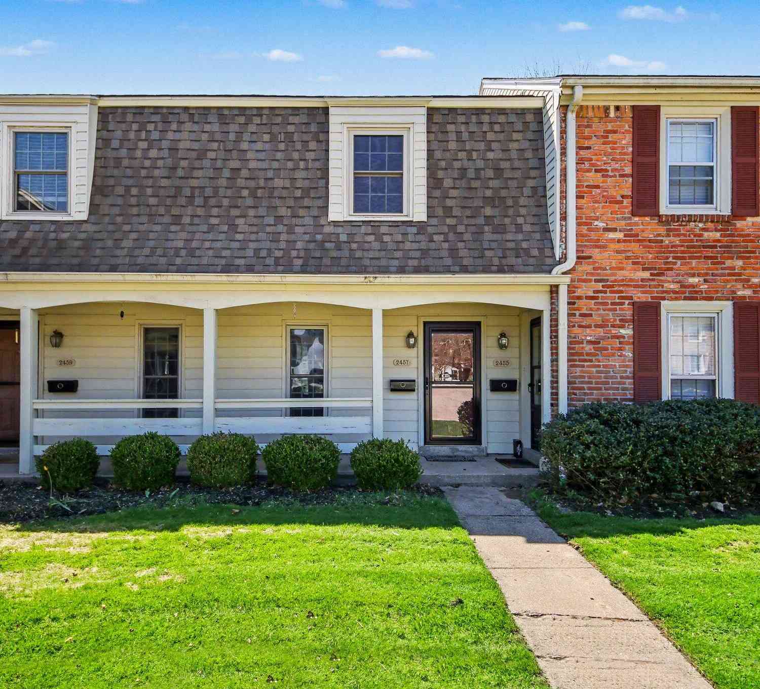 Condo For Sale - 2457 Abbington Drive<br/> Grand Rapids, MI 49506