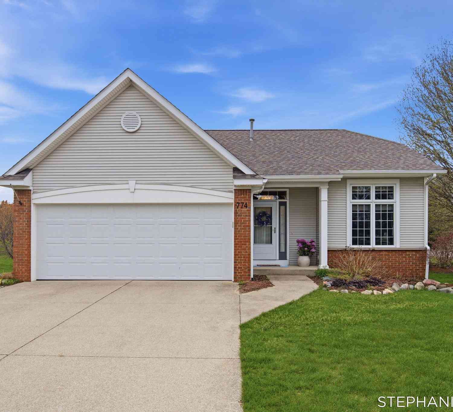 Condo For Sale - 774 Holly Creek Drive #1<br/> Holland, MI 49423
