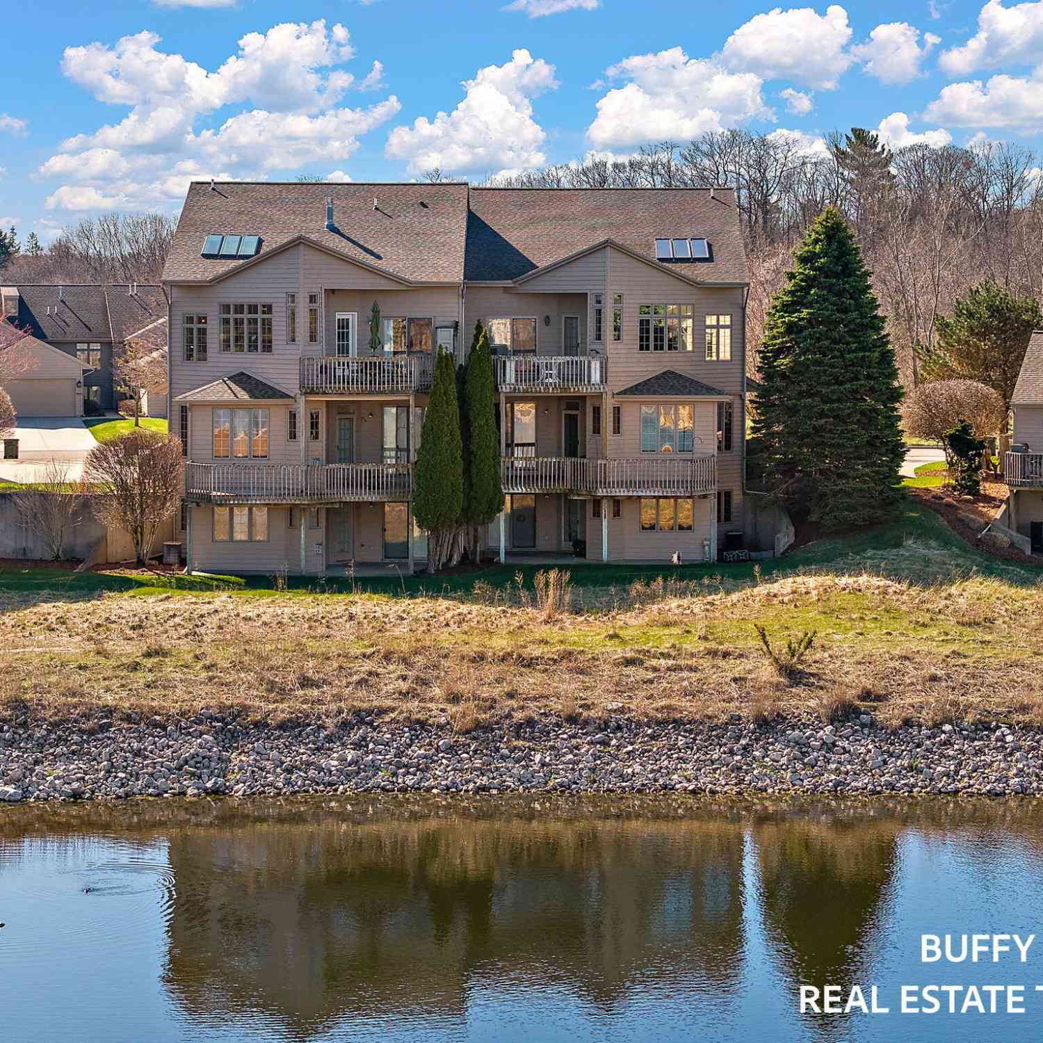 Condo For Sale - 1671 E Harbour Towne Circle<br/> Muskegon, MI 49441