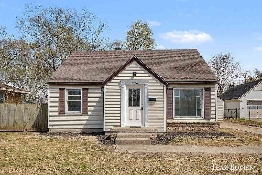 Homes For Sale - 2700 Rockwood Court<br/> Wyoming, MI 49519