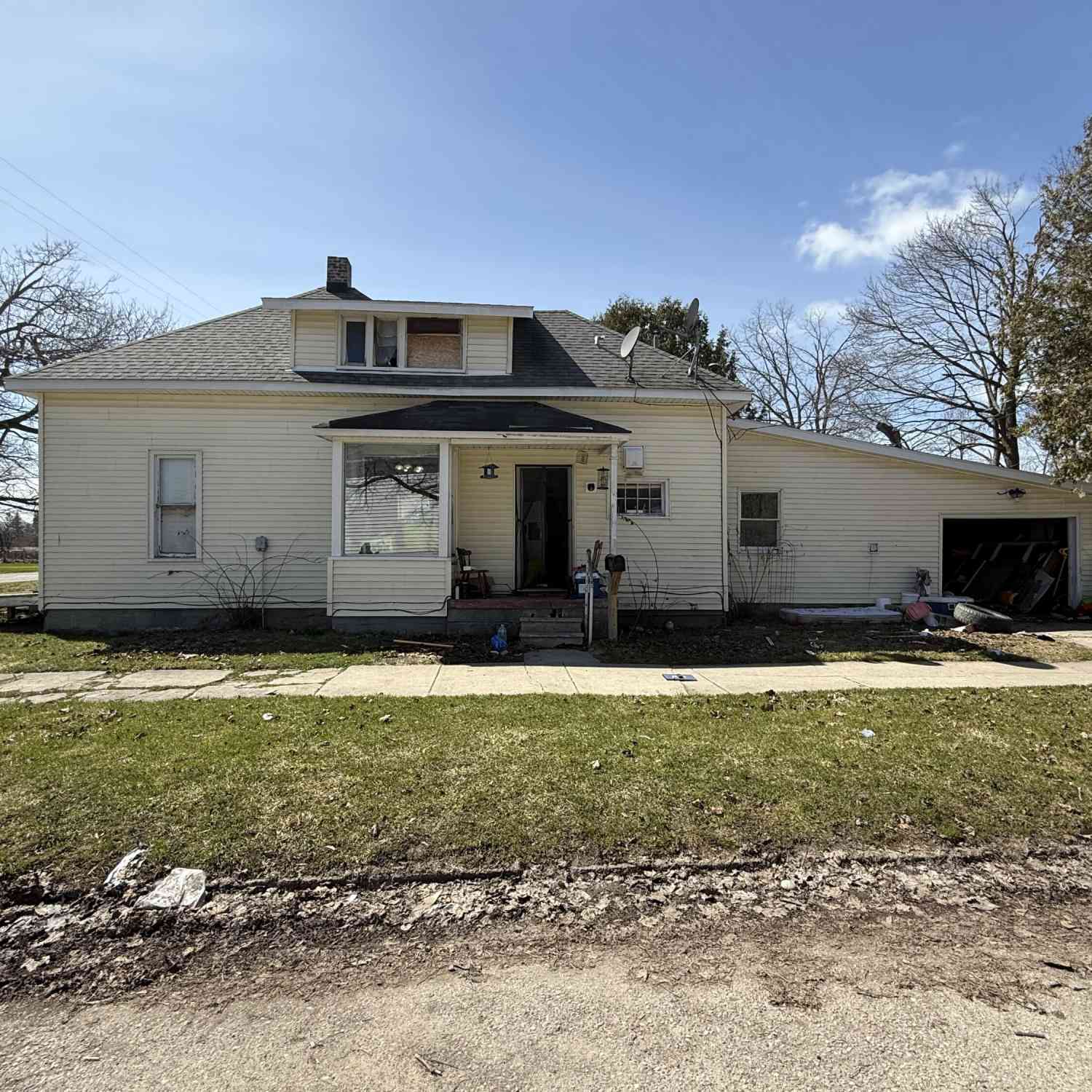 Homes For Sale - 800 Division Street<br/> Cheboygan, MI 49721