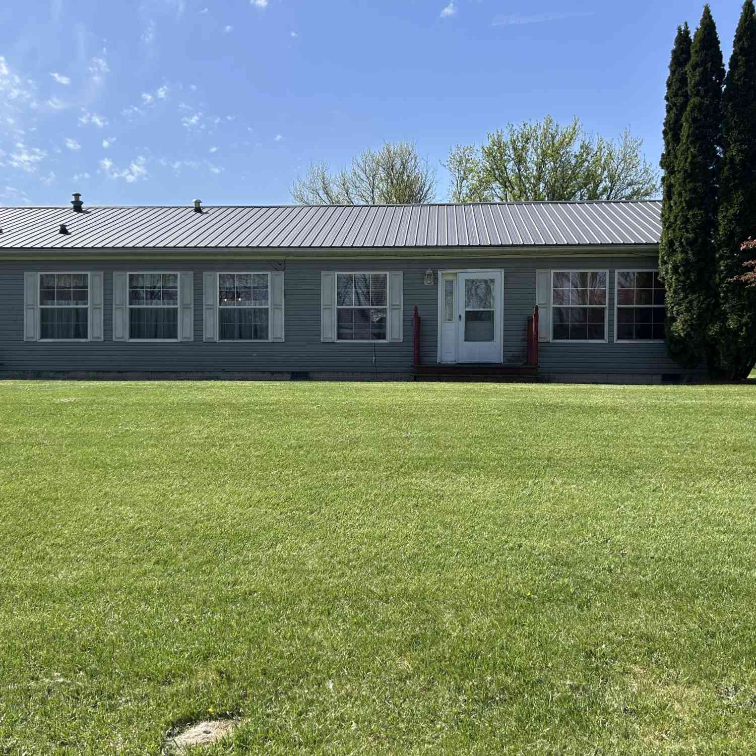 Mobile Home For Sale - 33291 Maryann Drive<br/> Colon, MI 49040