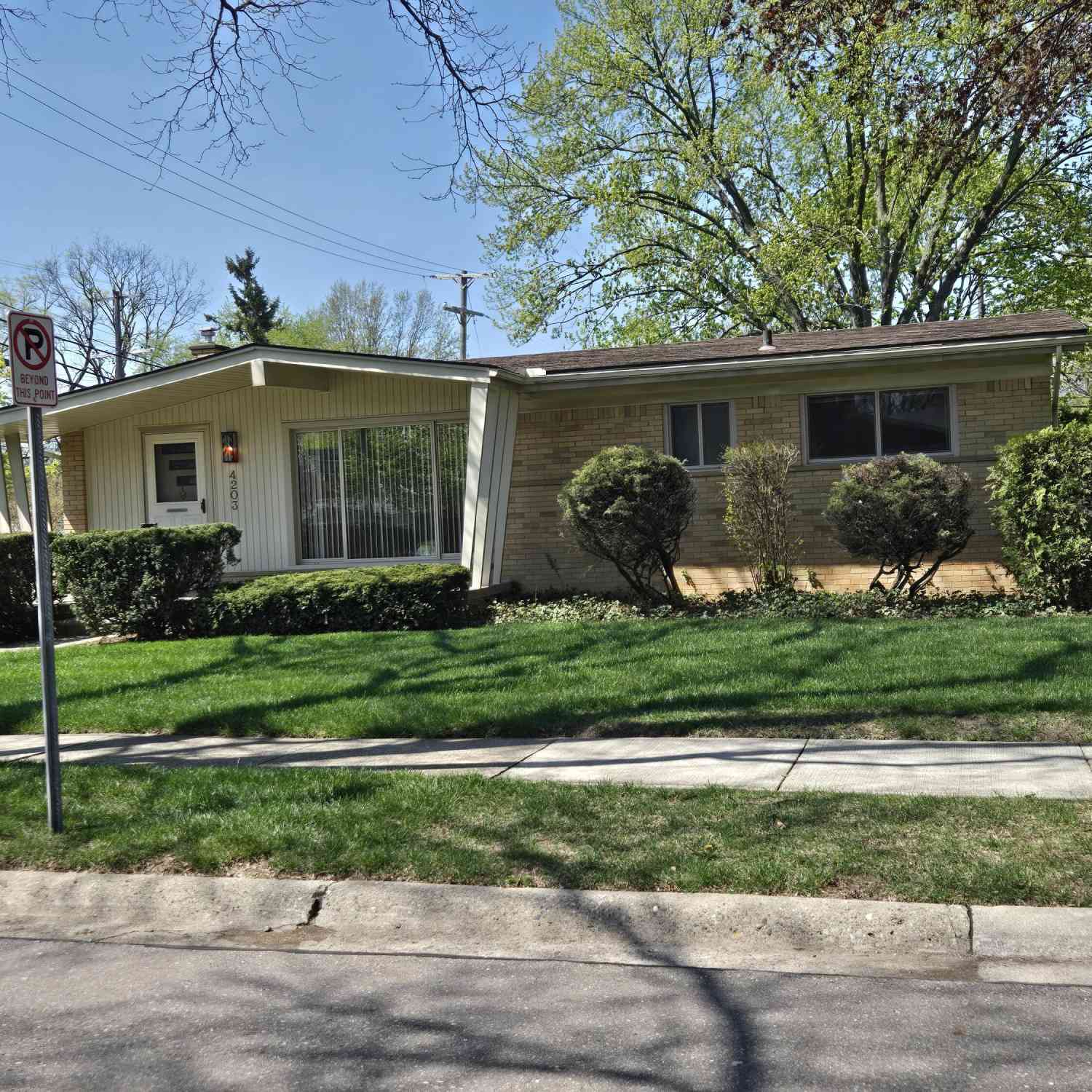 Homes For Sale - 4203 Manor Avenue<br/> Royal Oak, MI 48073