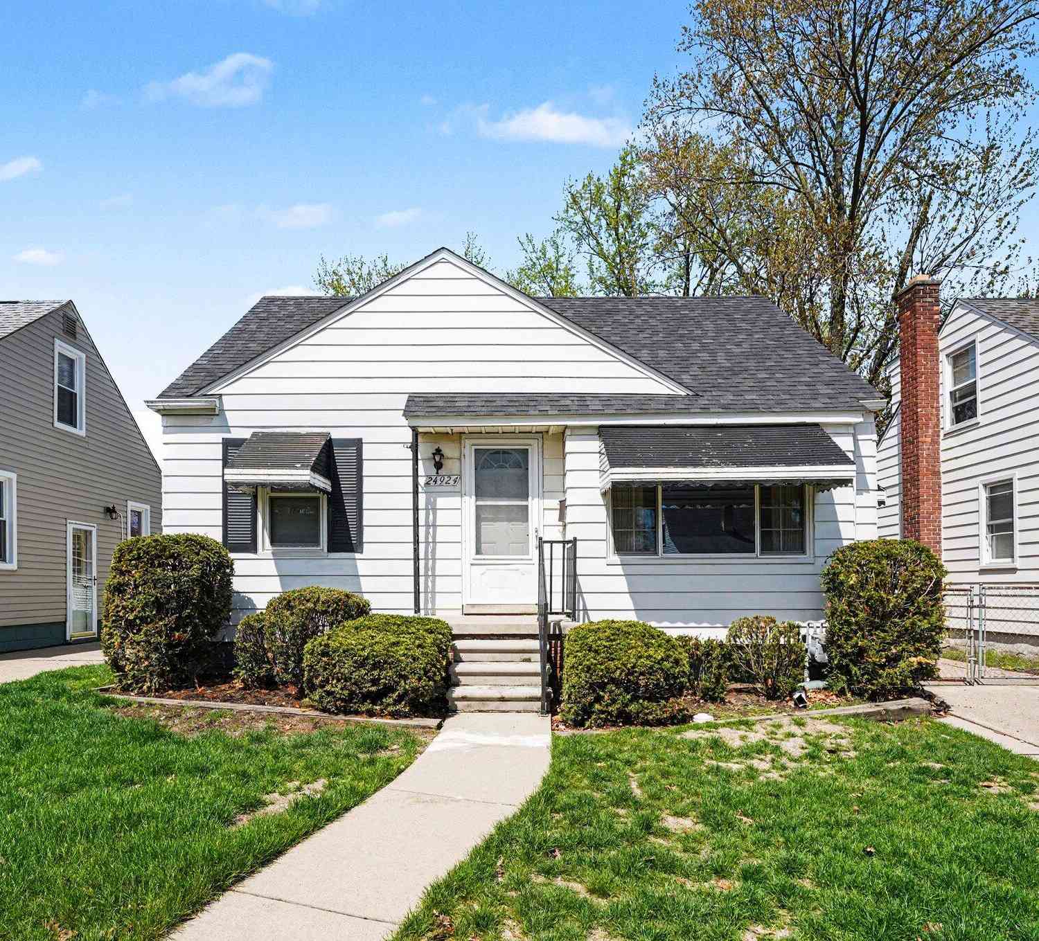 Homes For Sale - 24924 Princeton Street<br/> Dearborn, MI 48124