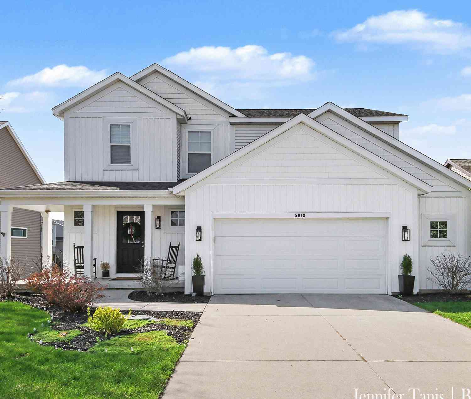 Homes For Sale - 5918 Farmview Drive<br/> Allendale, MI 49401