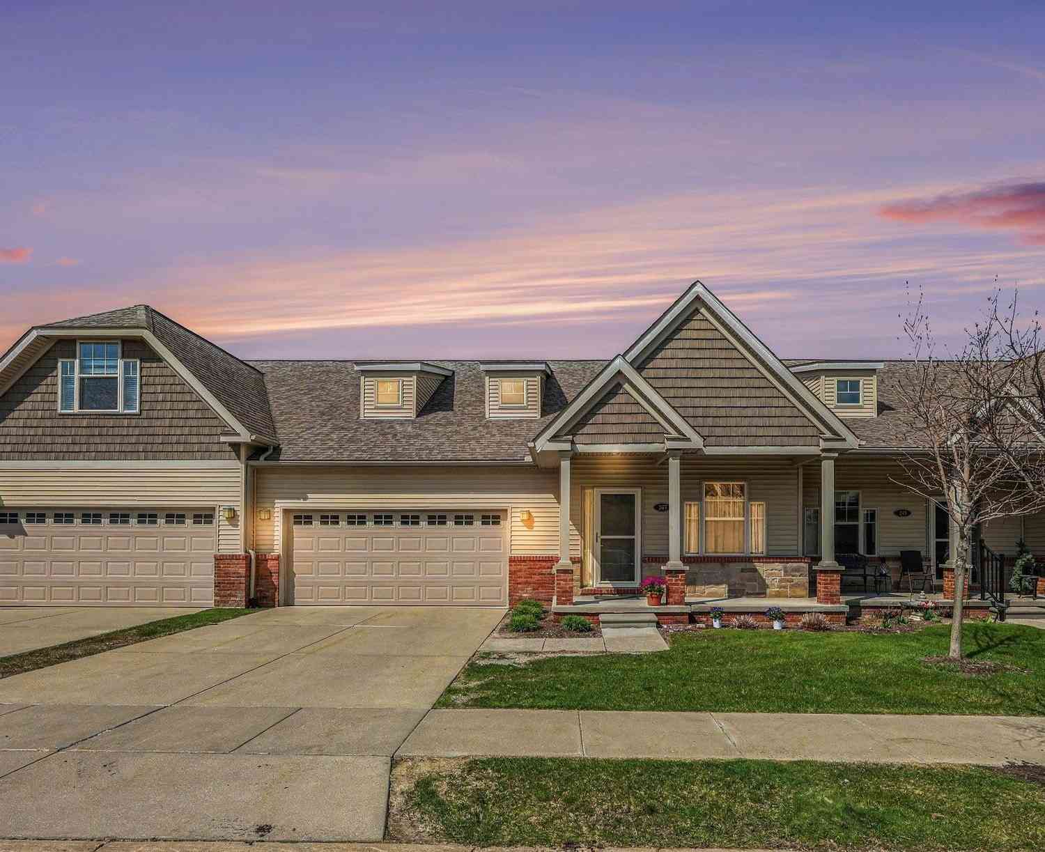 Condo For Sale - 267 Victoria Drive<br/> Dexter, MI 48130