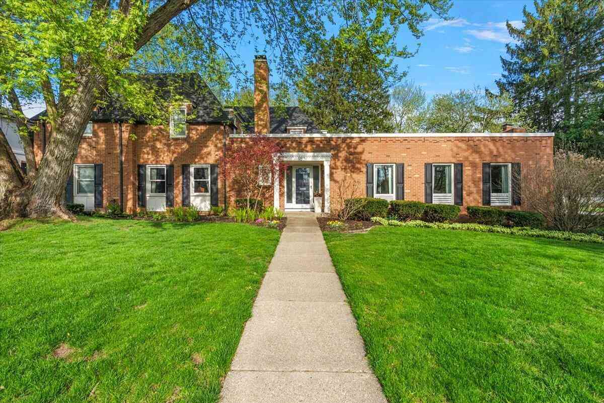 Homes For Sale - 950 San Jose Drive<br/> Grand Rapids, MI 49506