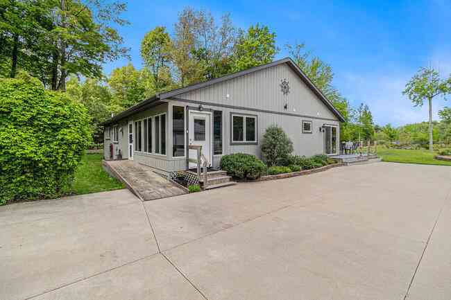 Homes For Sale - 6976 S 80th Avenue<br/> Oceana County, Rothbury, MI 49452