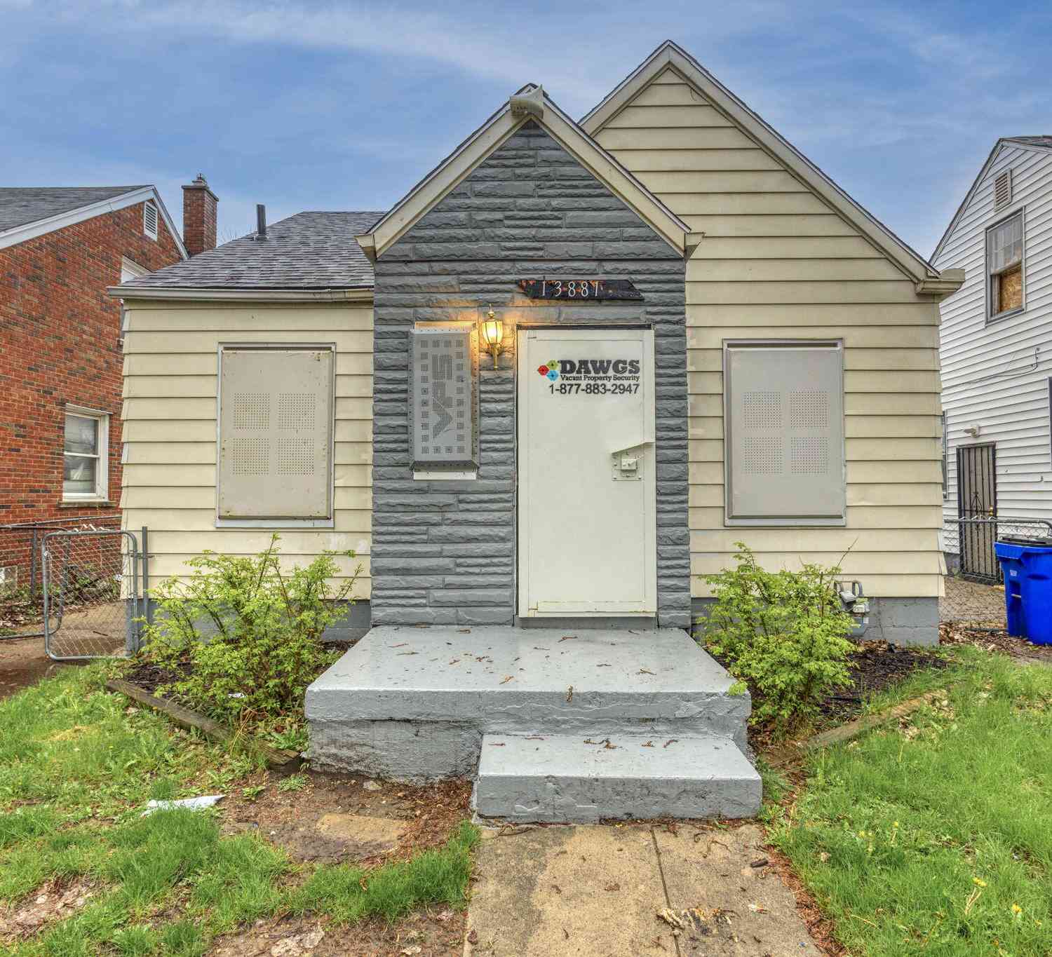 Homes For Rent - 13881 Carlisle Street<br/> Detroit, MI 48205
