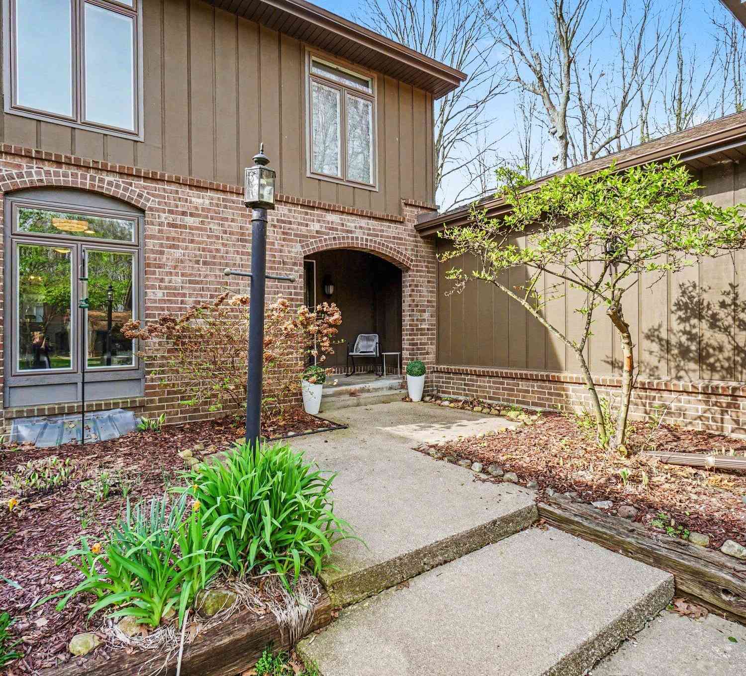 Condo For Sale - 3603 Woodcliff Drive<br/> Kalamazoo, MI 49008
