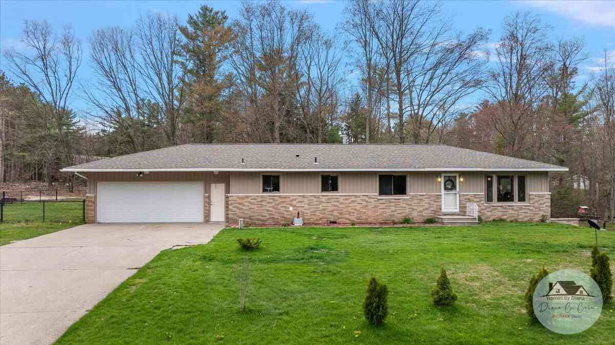 Homes For Sale - 4125 Lorenson Road<br/> Whitehall, MI 49461