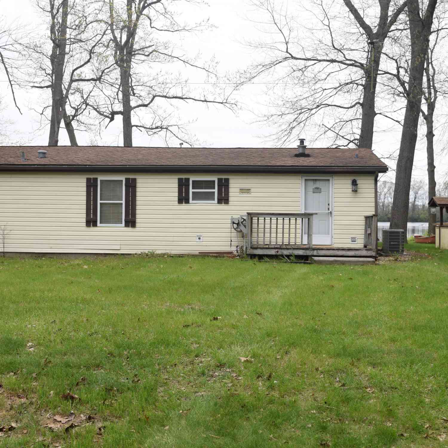 Mobile Home For Sale - 12230 Riverside Drive<br/> White Pigeon, MI 49099