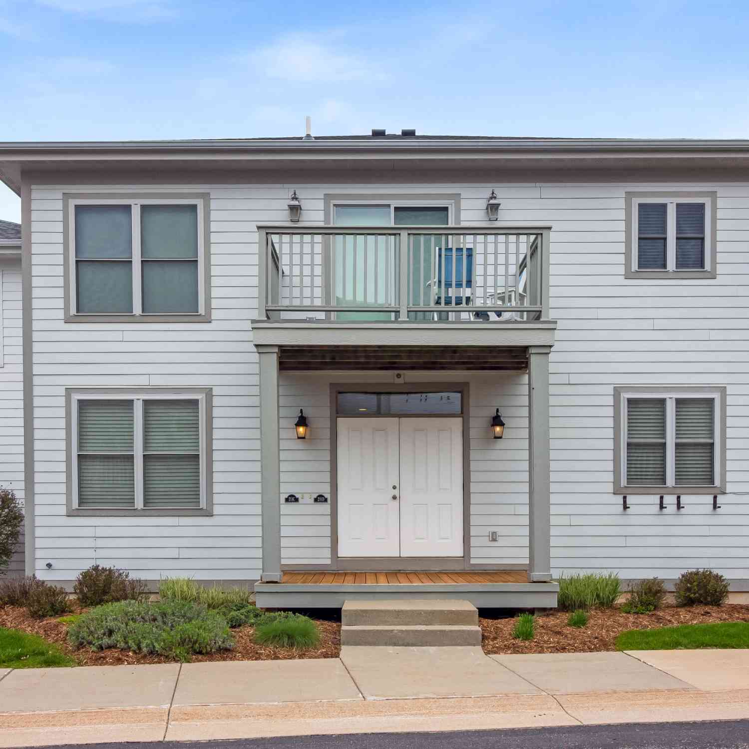 Condo For Sale - 211 Garden Terrace #D<br/> Douglas, MI 49406