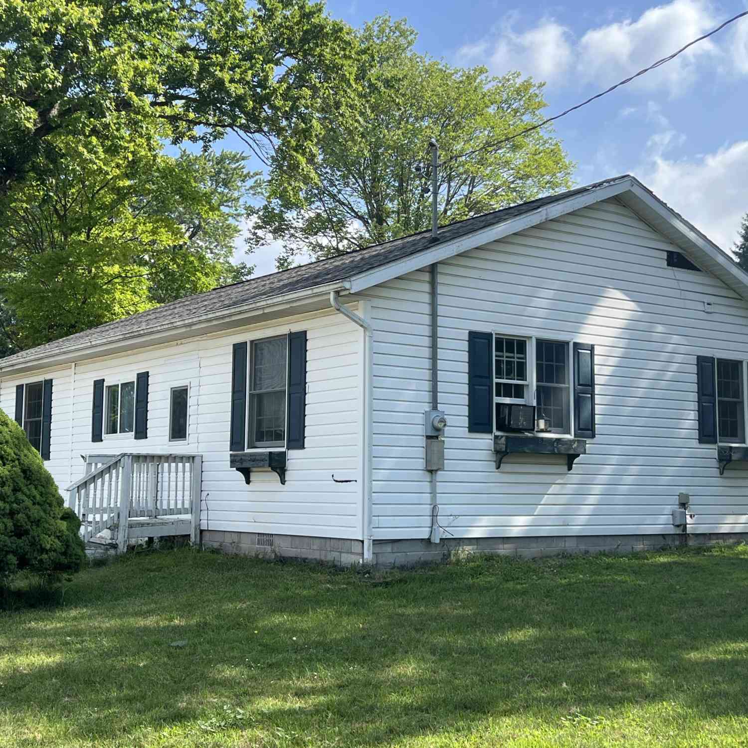 Homes For Sale - 404 Herbert Street<br/> Blanchard, MI 49310