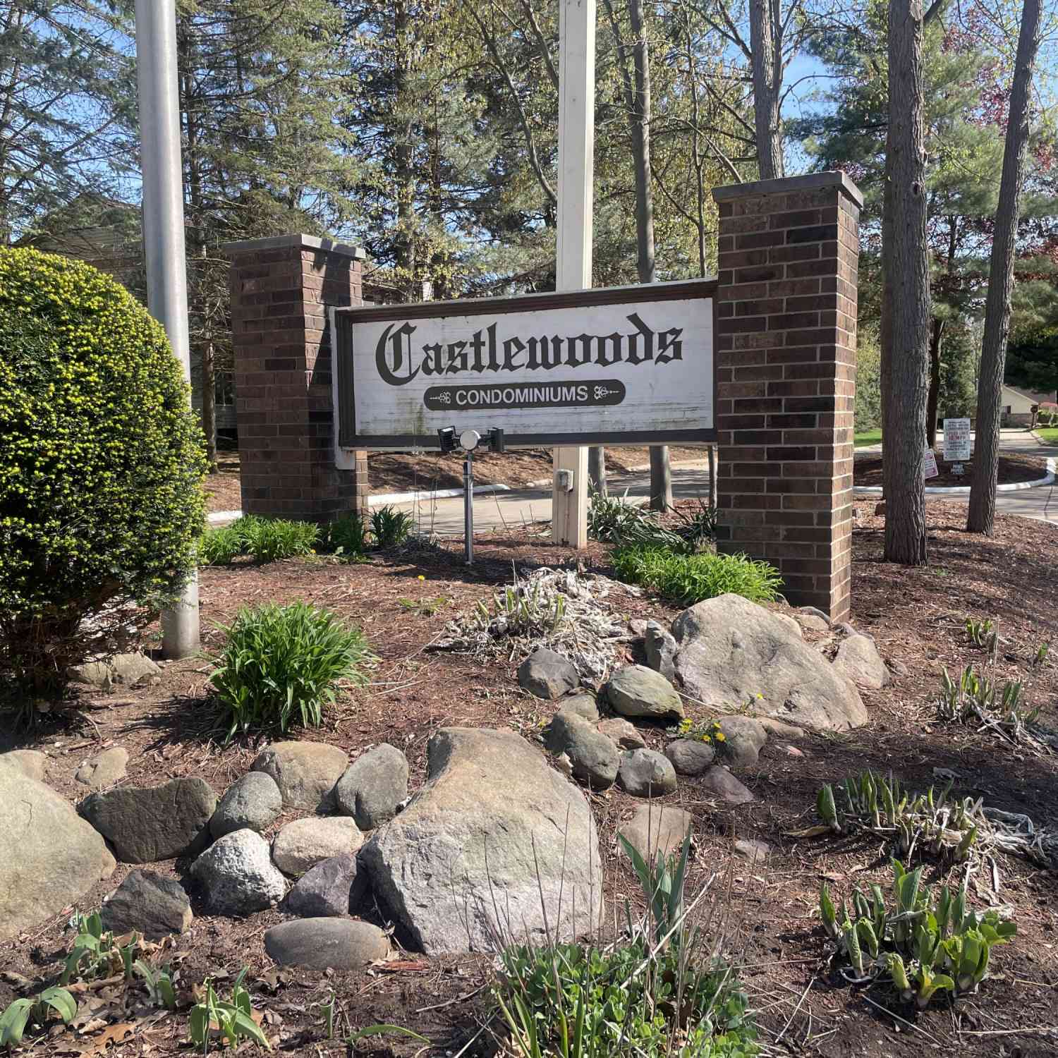 Condo For Sale - 35815 Hunter Avenue<br/> Westland, MI 48185