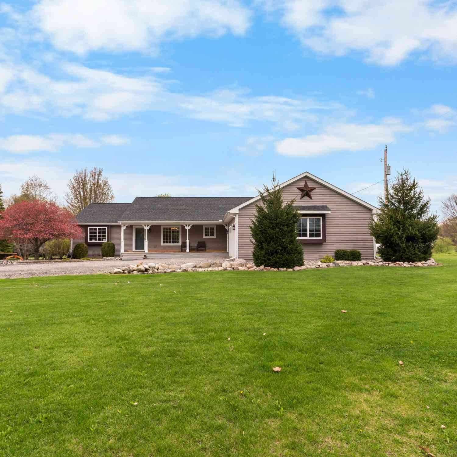 Homes For Sale - 6540 Munsell Road<br/> Howell, MI 48843
