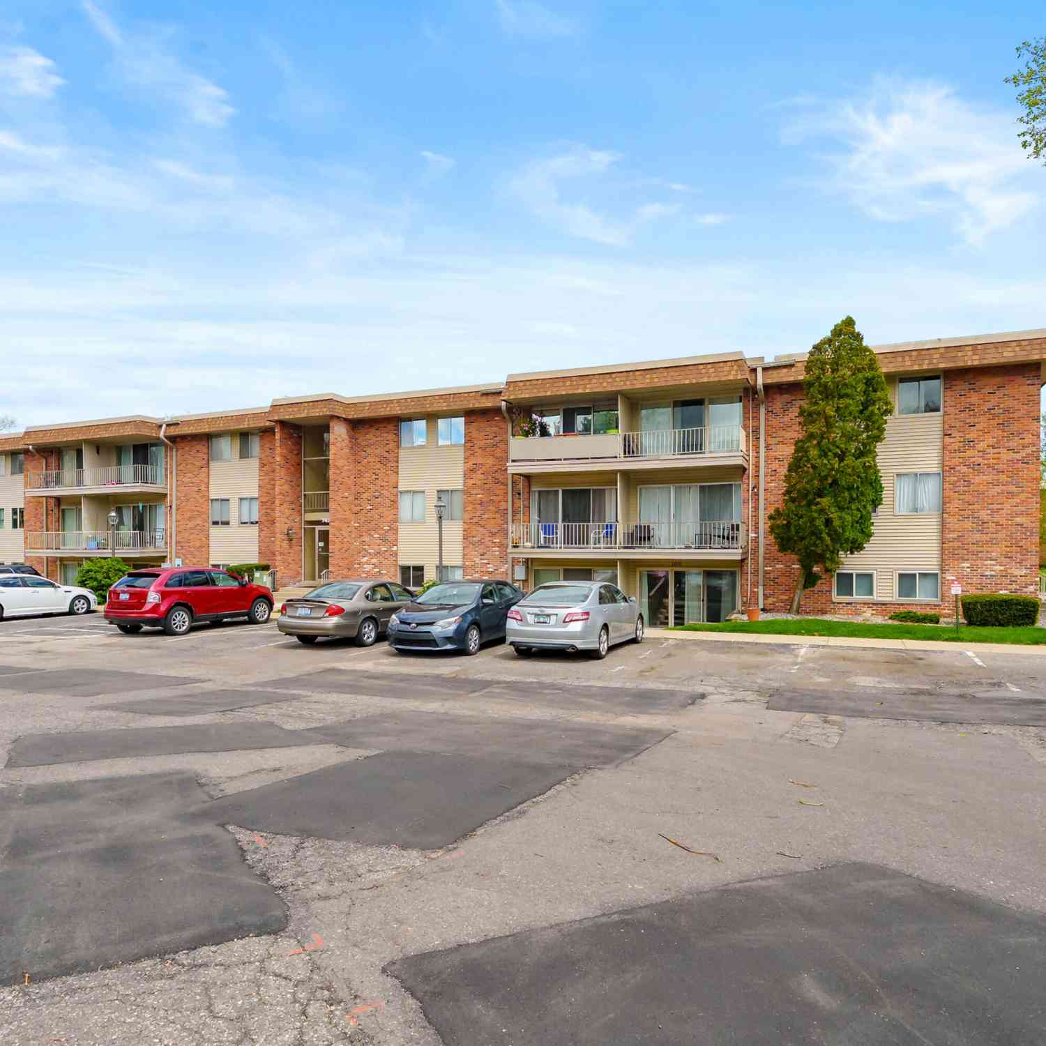 Condo For Sale - 742 W Kilgore Road #307<br/> Kalamazoo, MI 49008