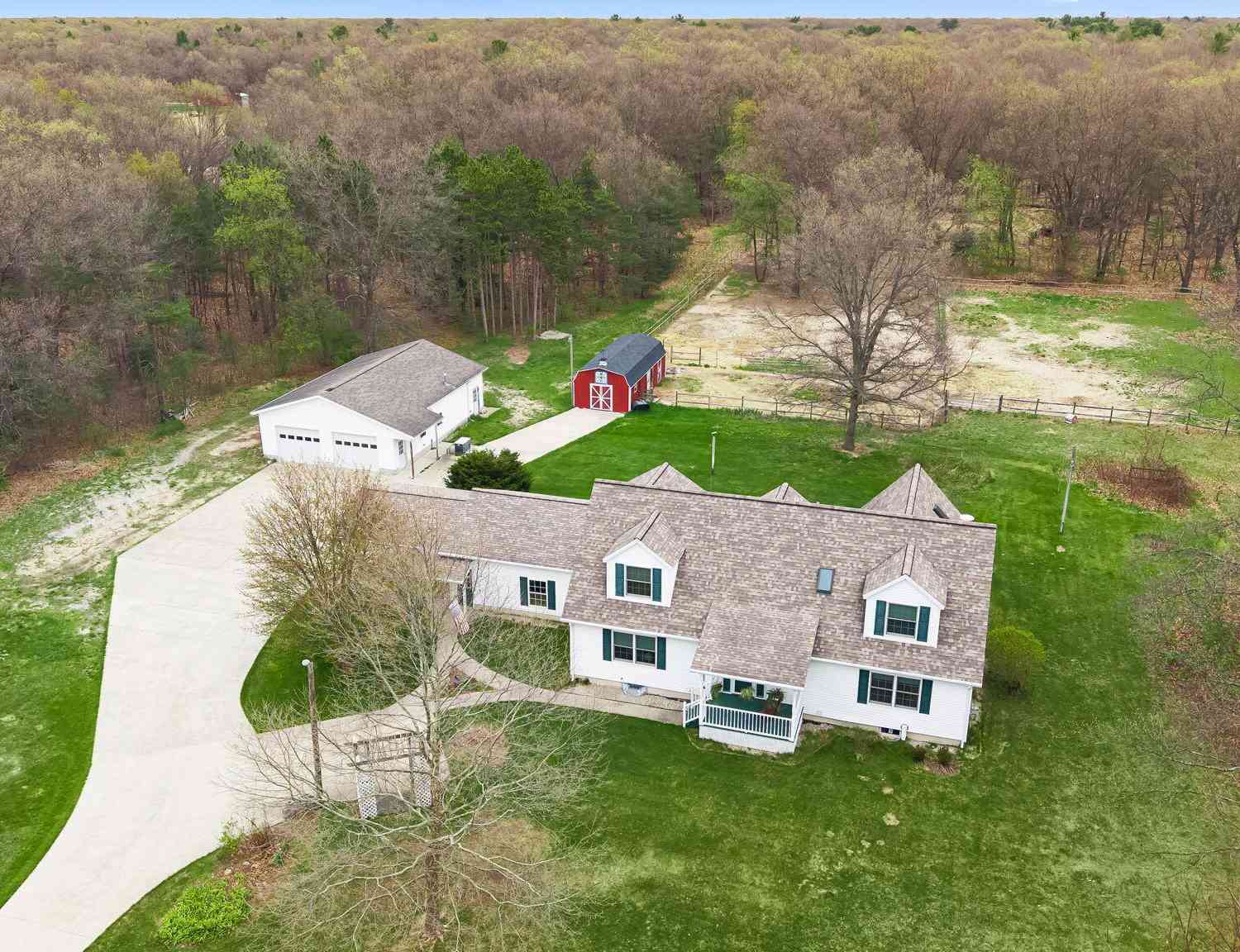 Homes For Sale - 360 Chatterson Road<br/> Muskegon, MI 49442
