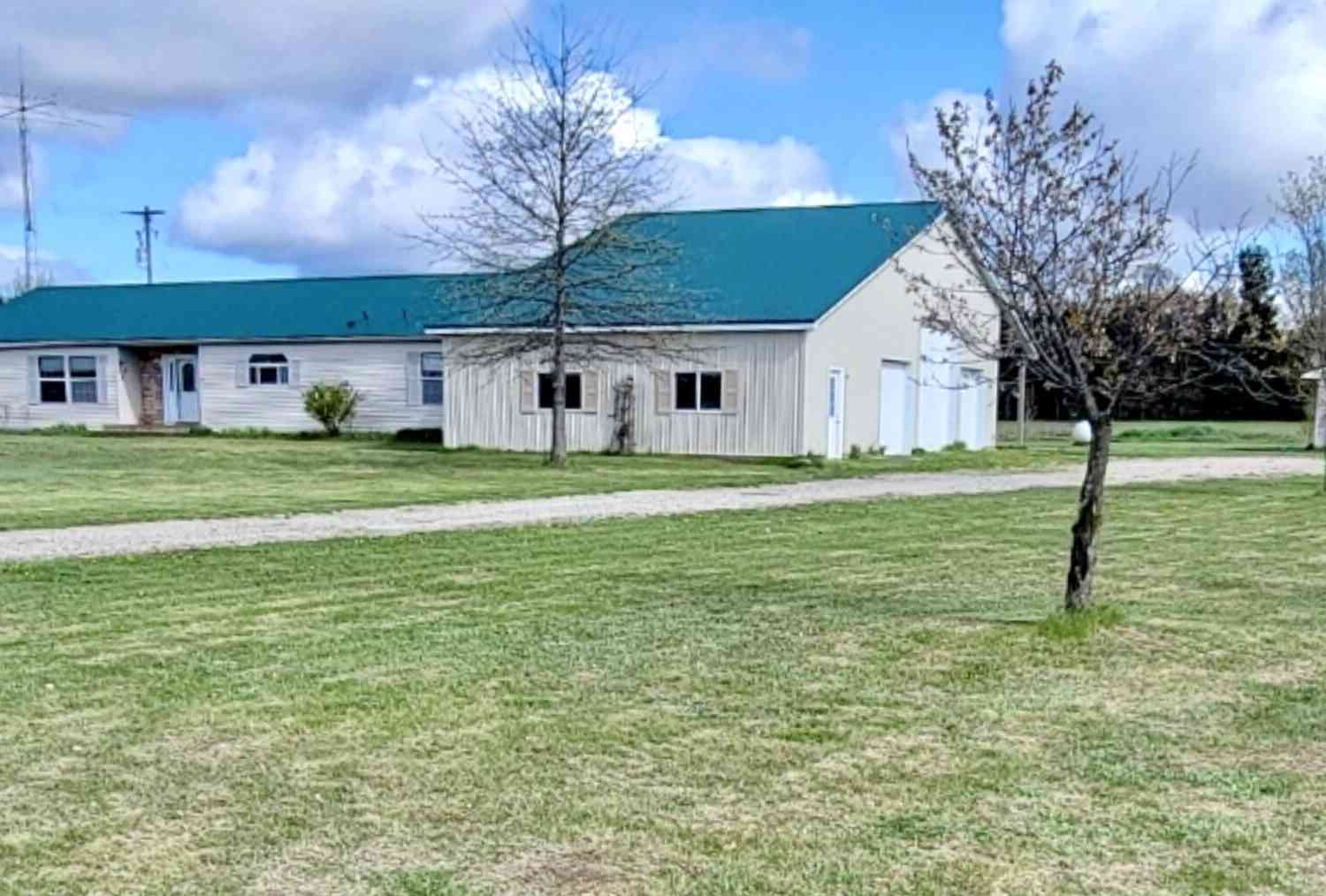 Mobile Home For Sale - 1897 E Edgar Road<br/> Montcalm County, Edmore, MI 48829