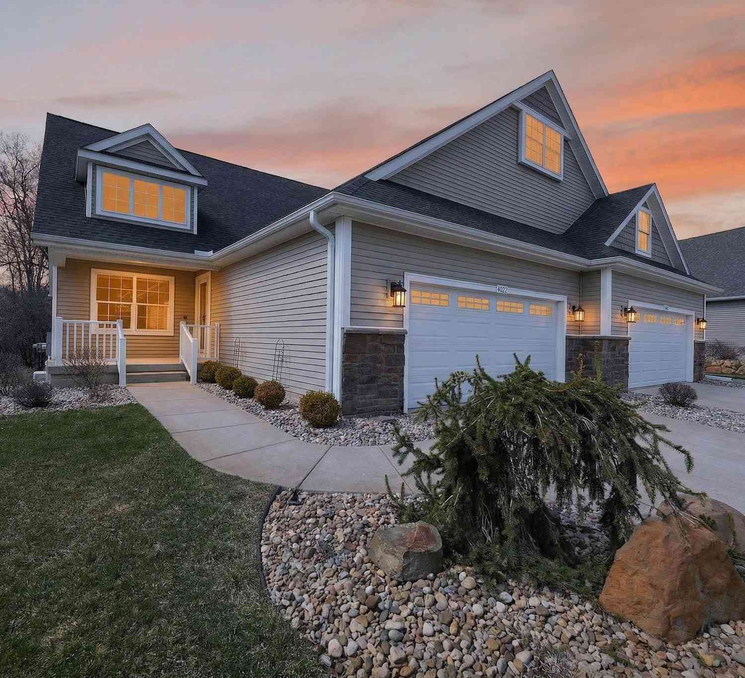 Condo For Sale - 4022 Stoneridge Drive<br/> Jackson County, Jackson, MI 49203