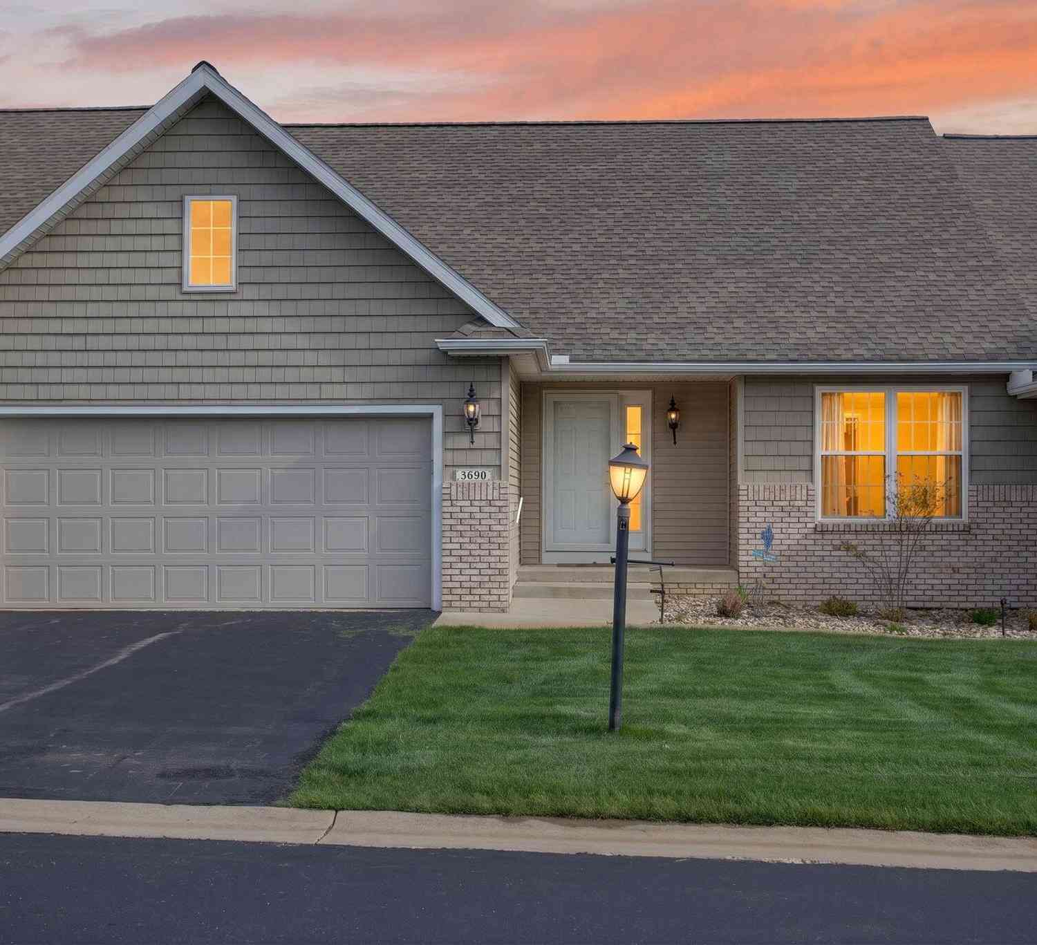 Condo For Sale - 3690 Terrace Hills Lane #25<br/> Jackson County, Jackson, MI 49203