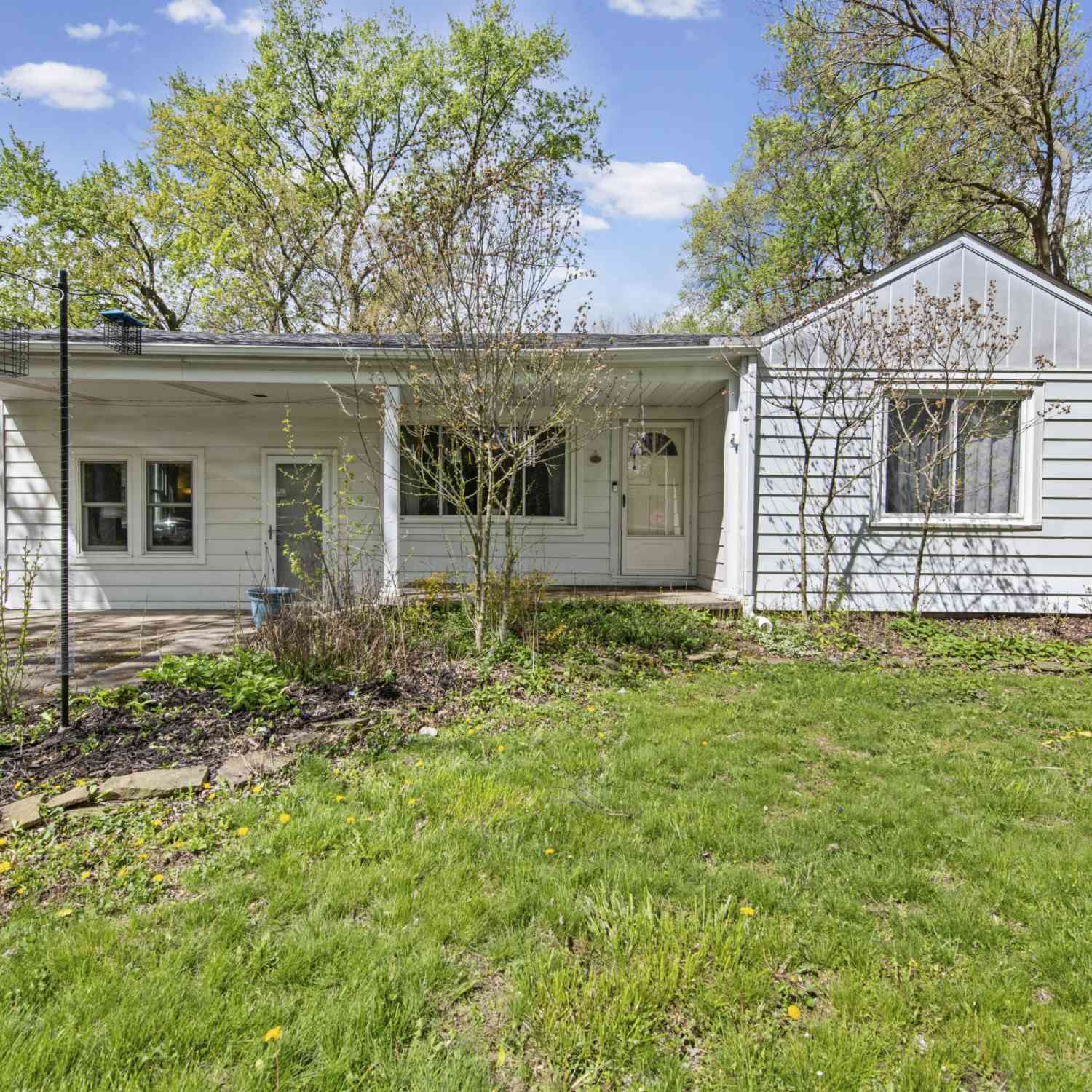 Homes For Sale - 20435 Louise Street<br/> Livonia, MI 48152