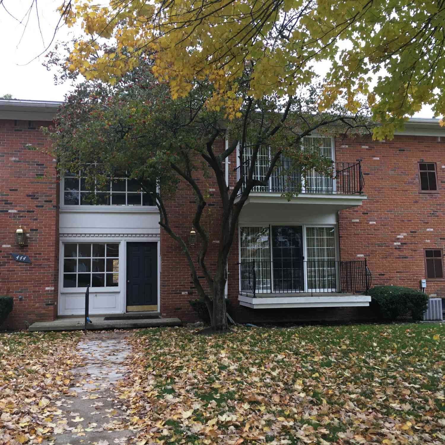 Condo For Rent - 444 N Fox Hills Drive #3<br/> Bloomfield Hills, MI 48304