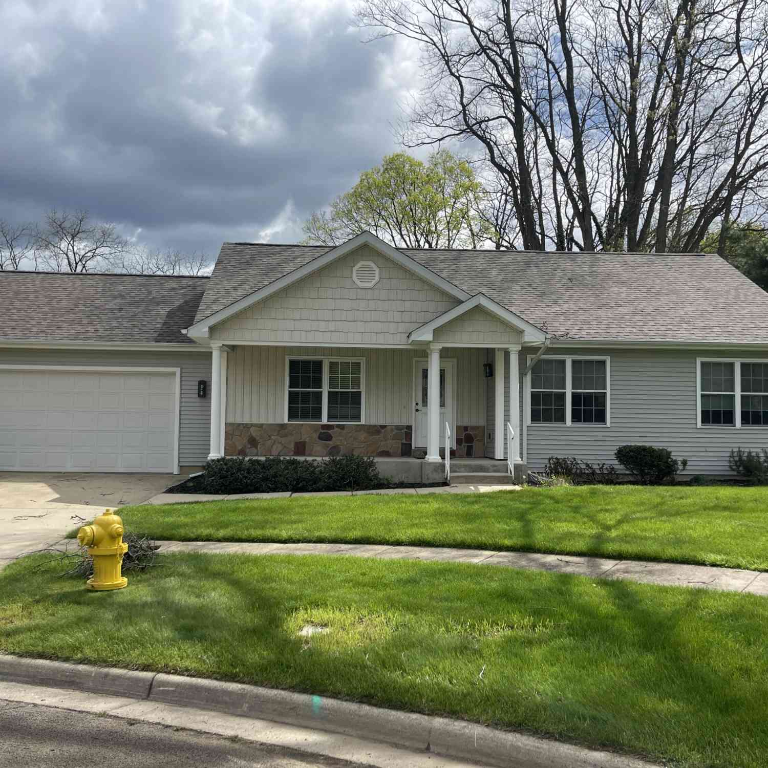Condo For Sale - 113 Beacon Ridge Drive<br/> Battle Creek, MI 49017