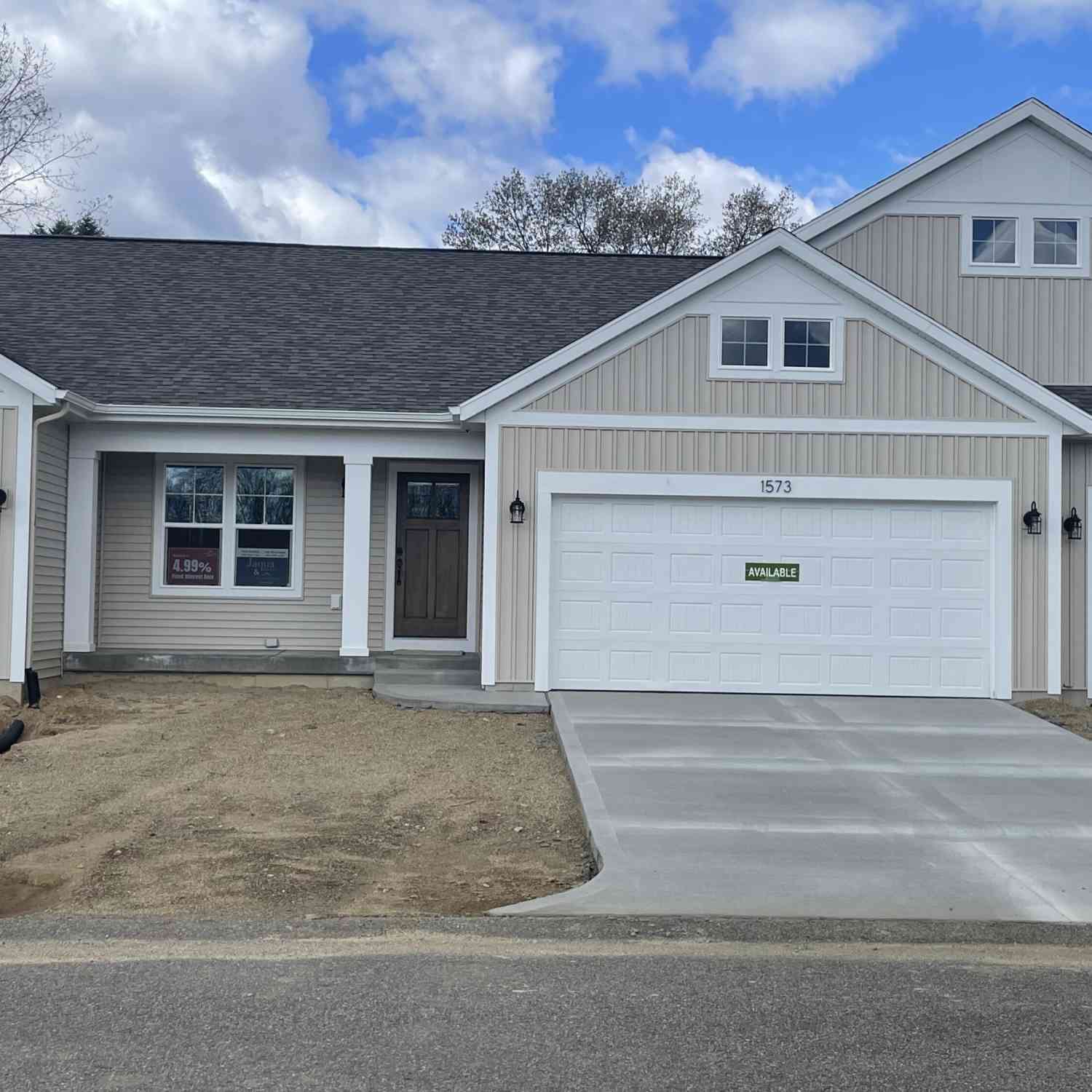 Condo For Sale - 1573 N Village Circle<br/> Kalamazoo, MI 49009