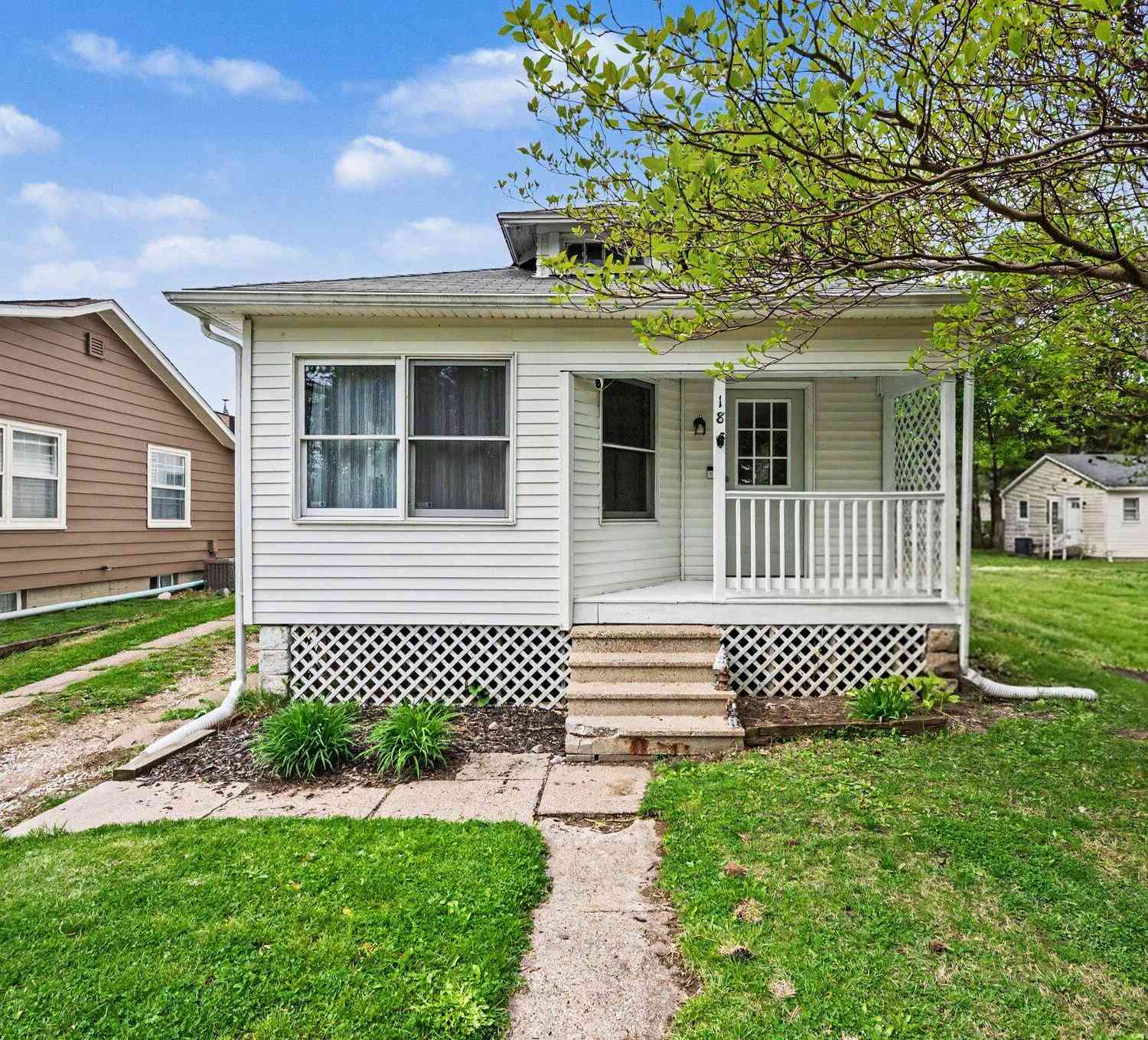 Homes For Sale - 18 Blanche Avenue<br/> Kalamazoo, MI 49001