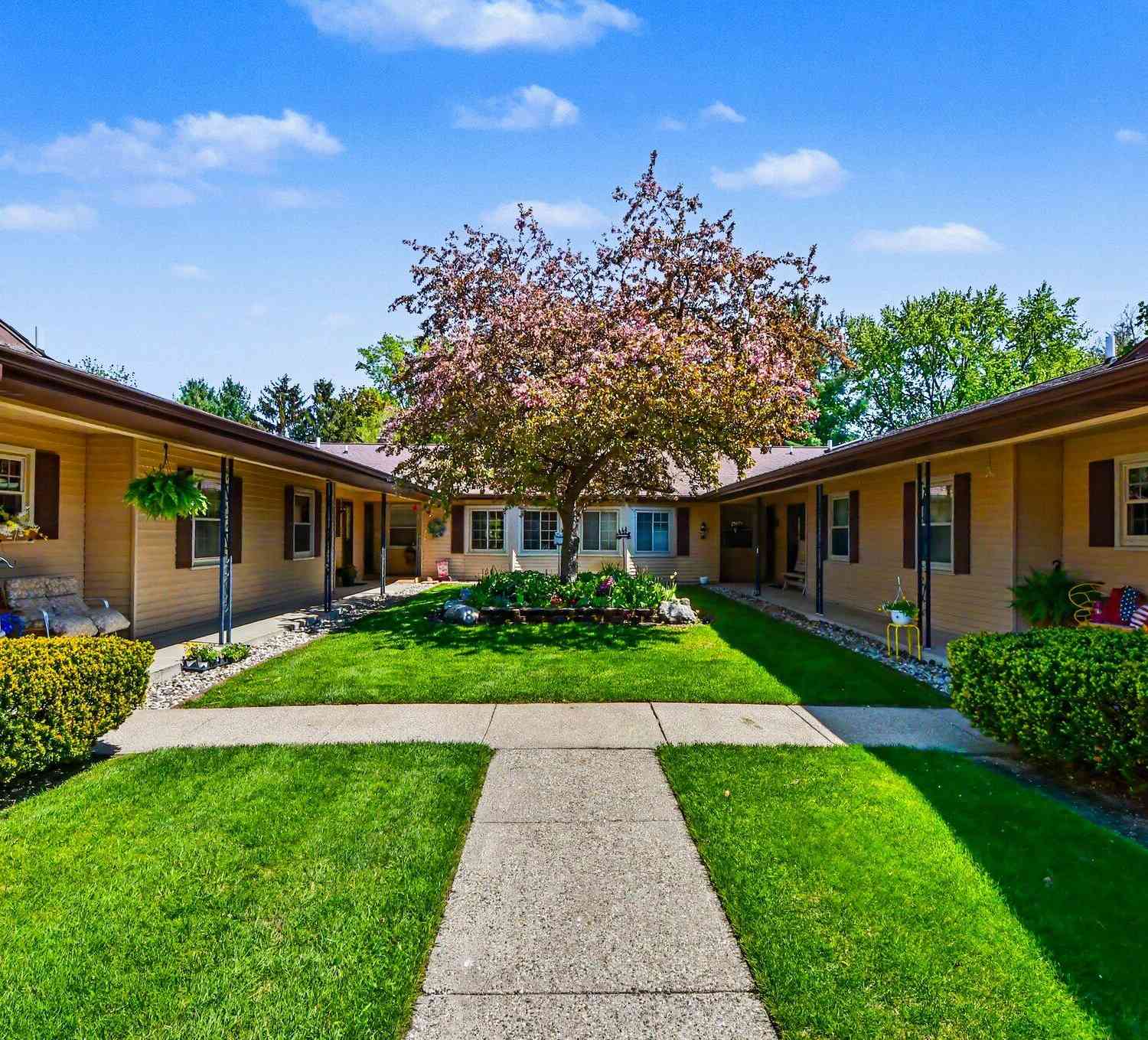 Condo For Sale - 7486 Pine Grove Drive<br/> Ottawa County, Jenison, MI 49428