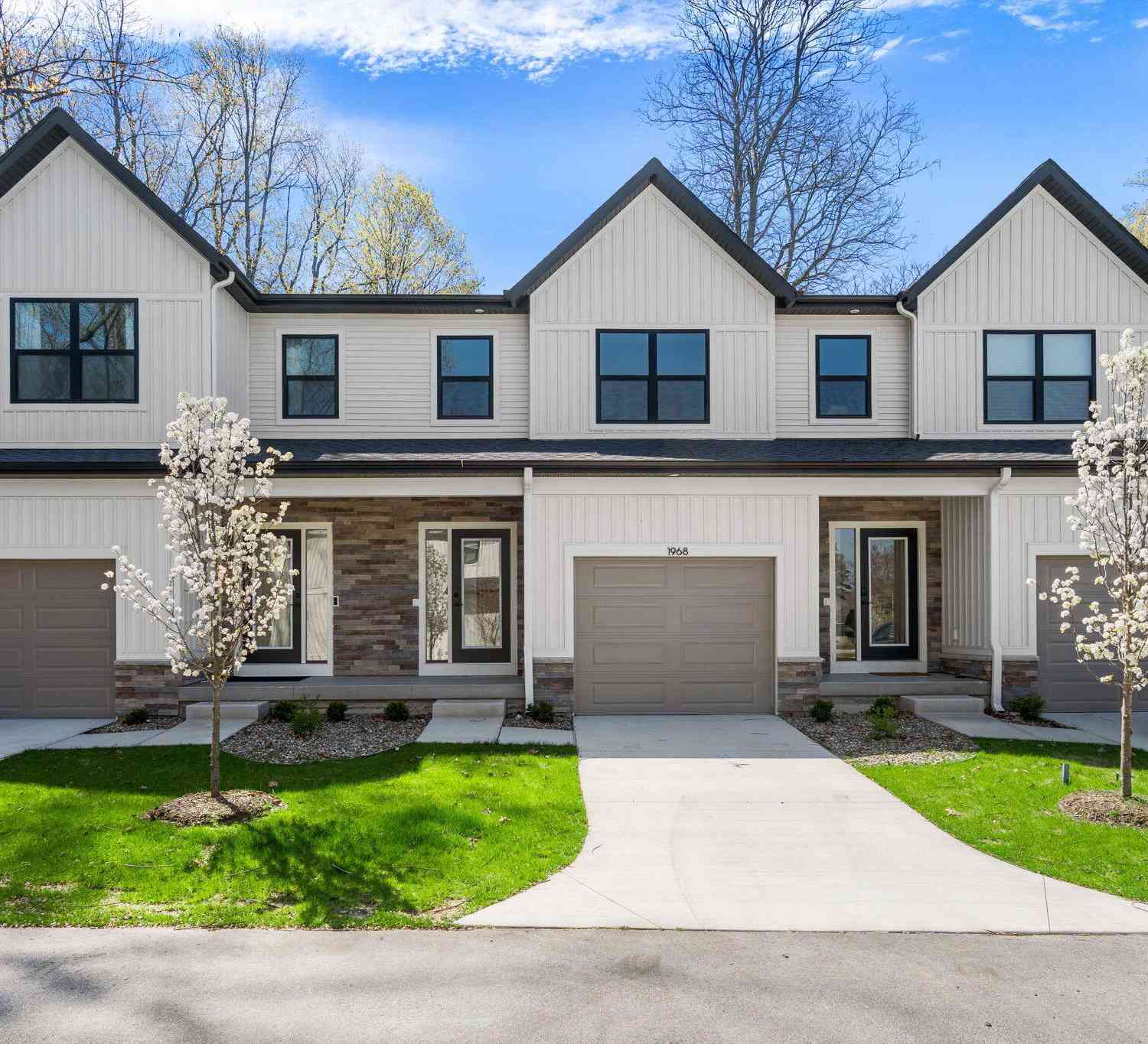 Condo For Sale - 1968 S Shorewood Lane<br/> Ottawa County, Holland, MI 49423