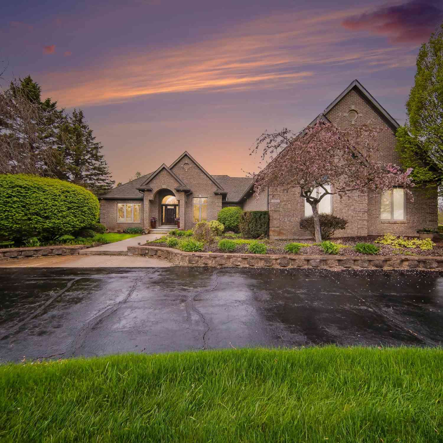 Homes For Sale - 1835 Brookview Drive<br/> Saline, MI 48176