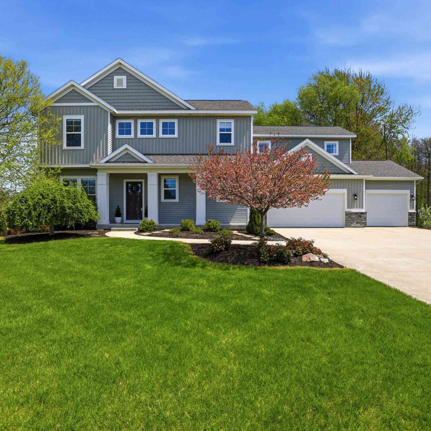 Homes For Sale - 6342 Eaglewood Drive<br/> Hudsonville, MI 49426
