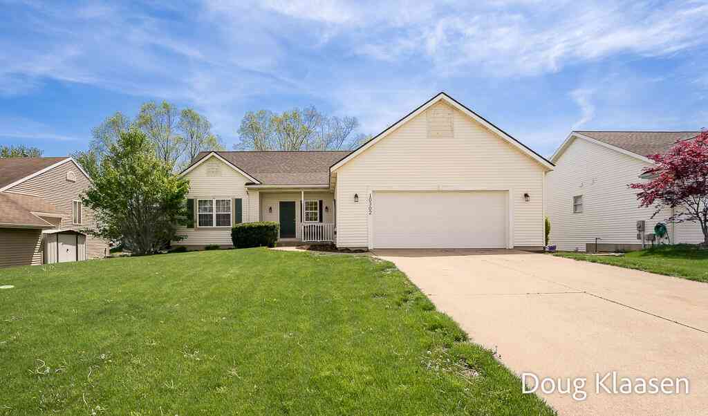 Homes For Sale - 10302 Winterwood Drive<br/> Zeeland, MI 49464