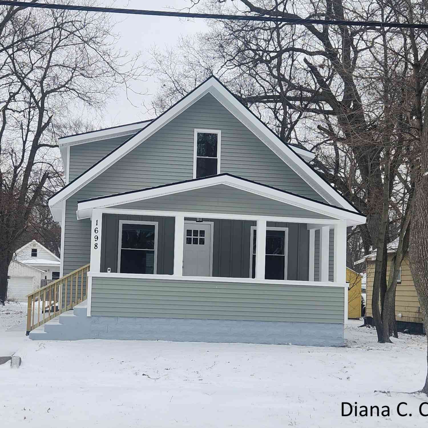Homes For Sale - 1698 Wood Street<br/> Muskegon, MI 49442