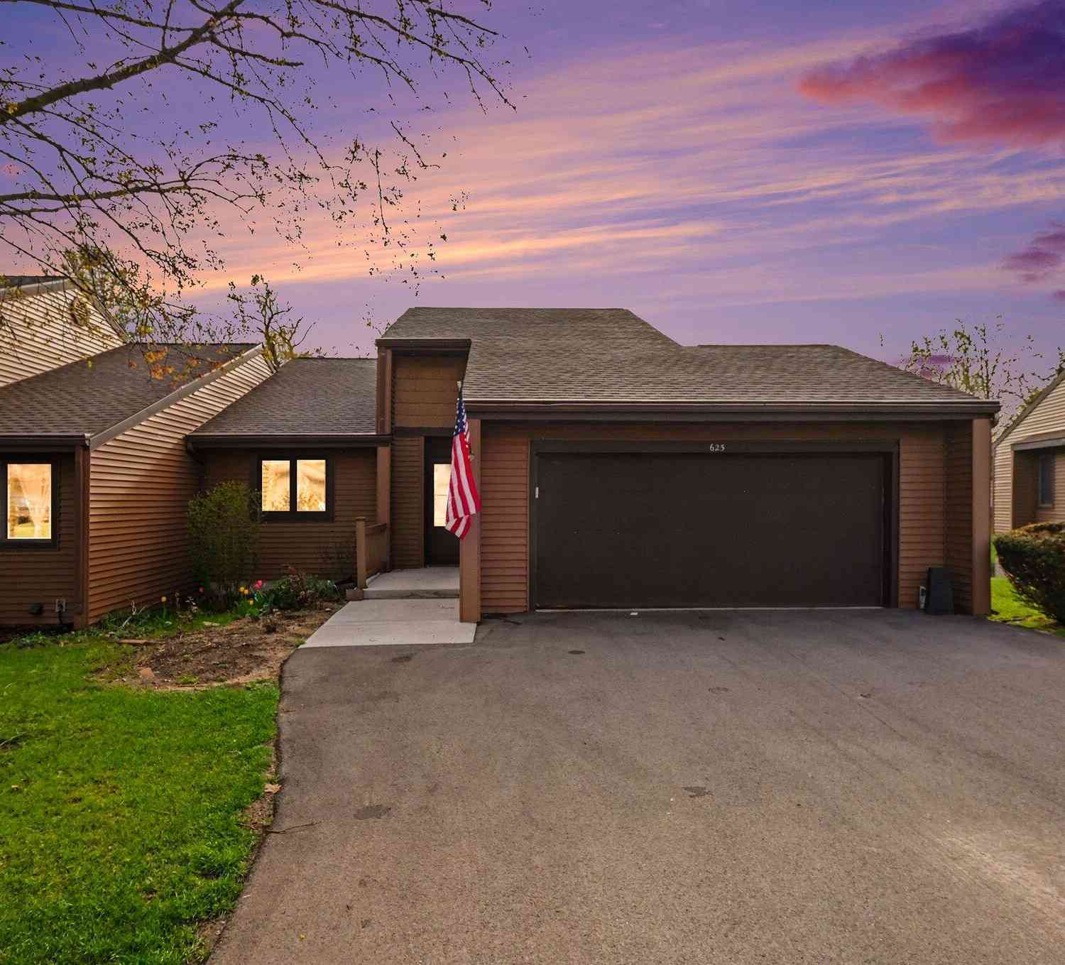Condo For Sale - 625 Maple Creek Drive<br/> Ottawa County, Holland, MI 49423