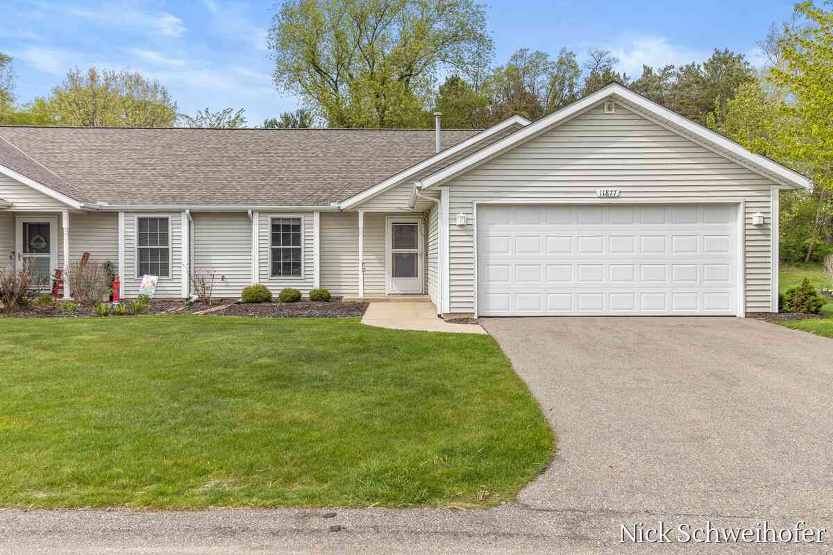 Condo For Sale - 11877 Willow Wood<br/> Ottawa County, Holland, MI 49424
