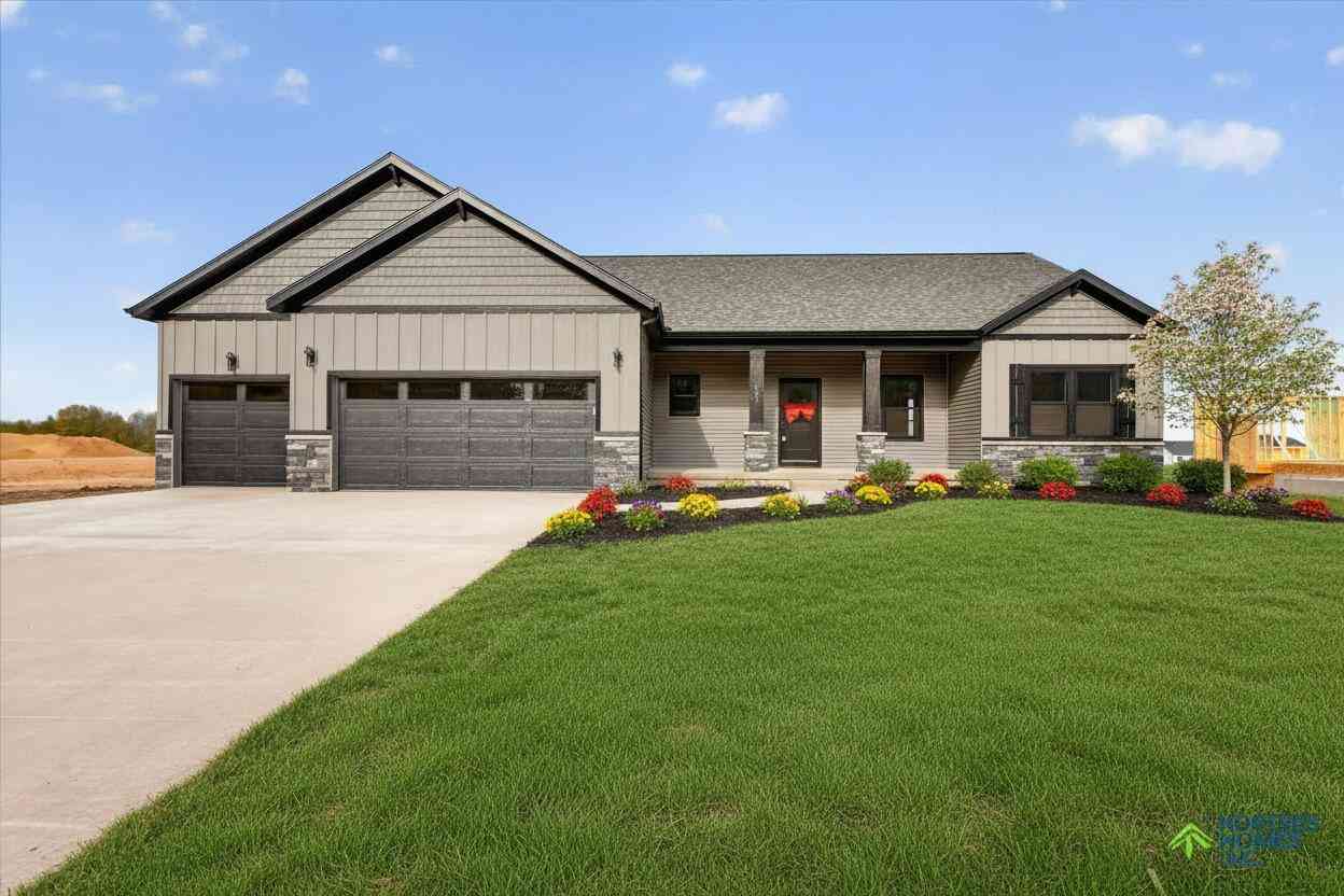 Homes For Sale - 1729 Blaketon Drive<br/> Grand Rapids, MI 49534