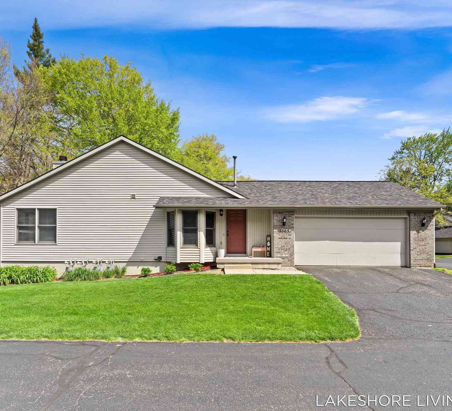 Condo For Sale - 1065 Superior Court<br/> Ottawa County, Holland, MI 49424