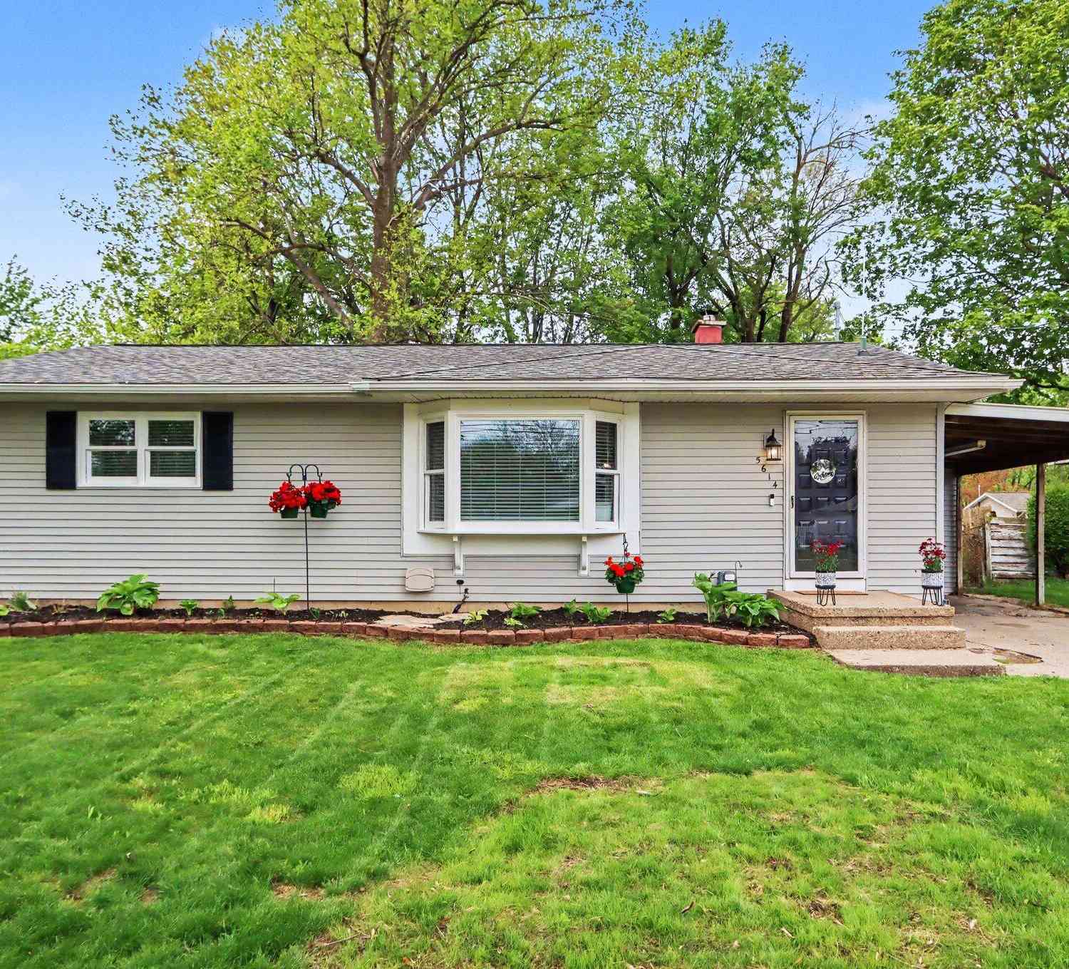 Homes For Sale - 5614 Cheshire Street<br/> Portage, MI 49002