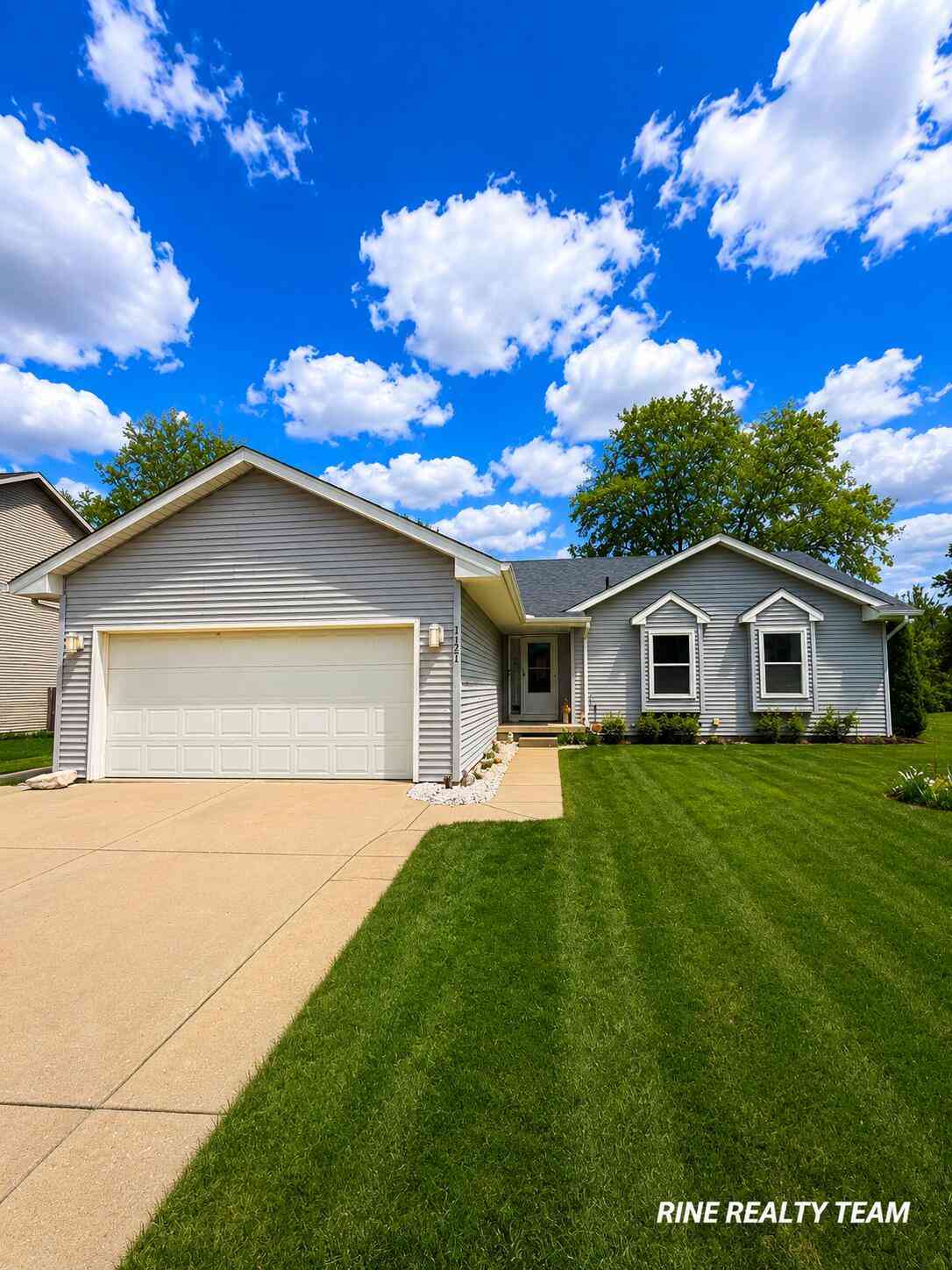 Homes For Sale - 1121 Durango Drive<br/> Lansing, MI 48917