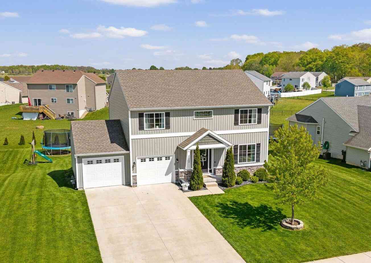 Homes For Sale - 4653 Eagle Drive<br/> Caledonia, MI 49316