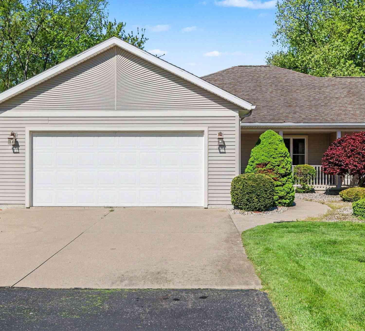 Condo For Sale - 81 Oakwood Drive<br/> Coldwater, MI 49036
