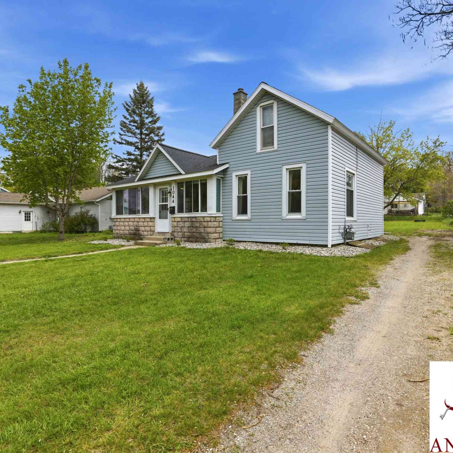 Homes For Sale - 1044 S Bridge Street<br/> Belding, MI 48809
